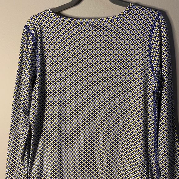 T by Talbots Shirt Womens Medium Knit Pullover Activewear Geometric Stretch Top - Picture 6 of 9